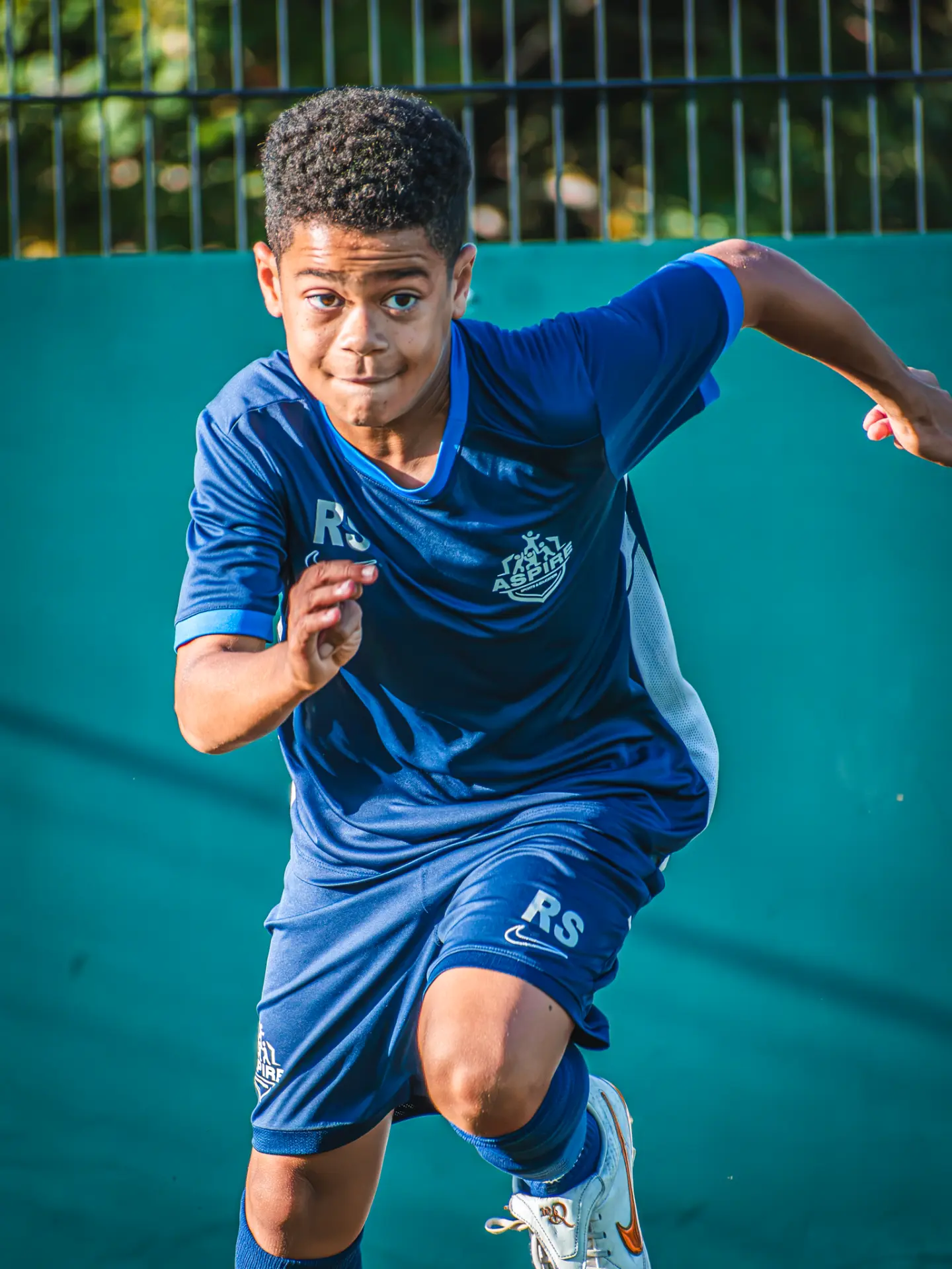 Aspire player sprinting towards the camera
